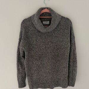 Old Navy oversized Gray Turtleneck Sweater - SMALL